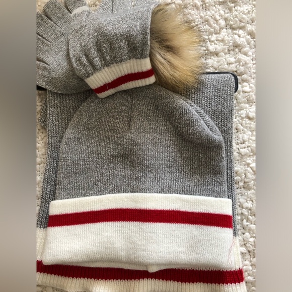 New Canadiana style Winter set toque gloves neck warmer - Picture 2 of 4